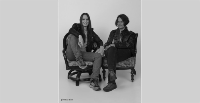 Hatalmas tisztelet a 35 feletti generációnak, hogy egy zárt világban önmaguk mertek lenni! (Judit 26)
Jó, hogy nekik már van nyelvük és kontextusuk az identitáspolitikához, ami nekünk még hiányzott. Most már „csak” a jogainkat kellene visszavennünk, együtt. (Zsófi 62)